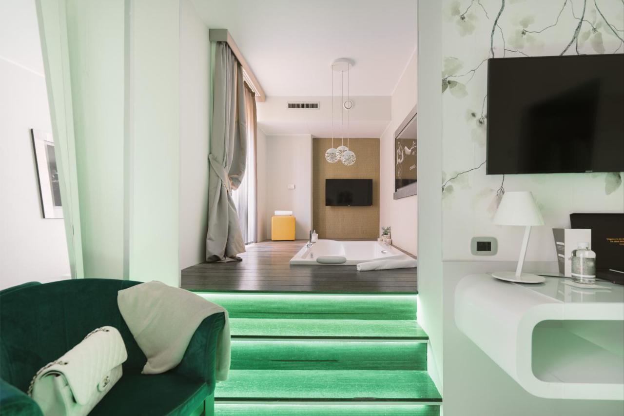 Montenapoleone Suites Milan Bagian luar foto