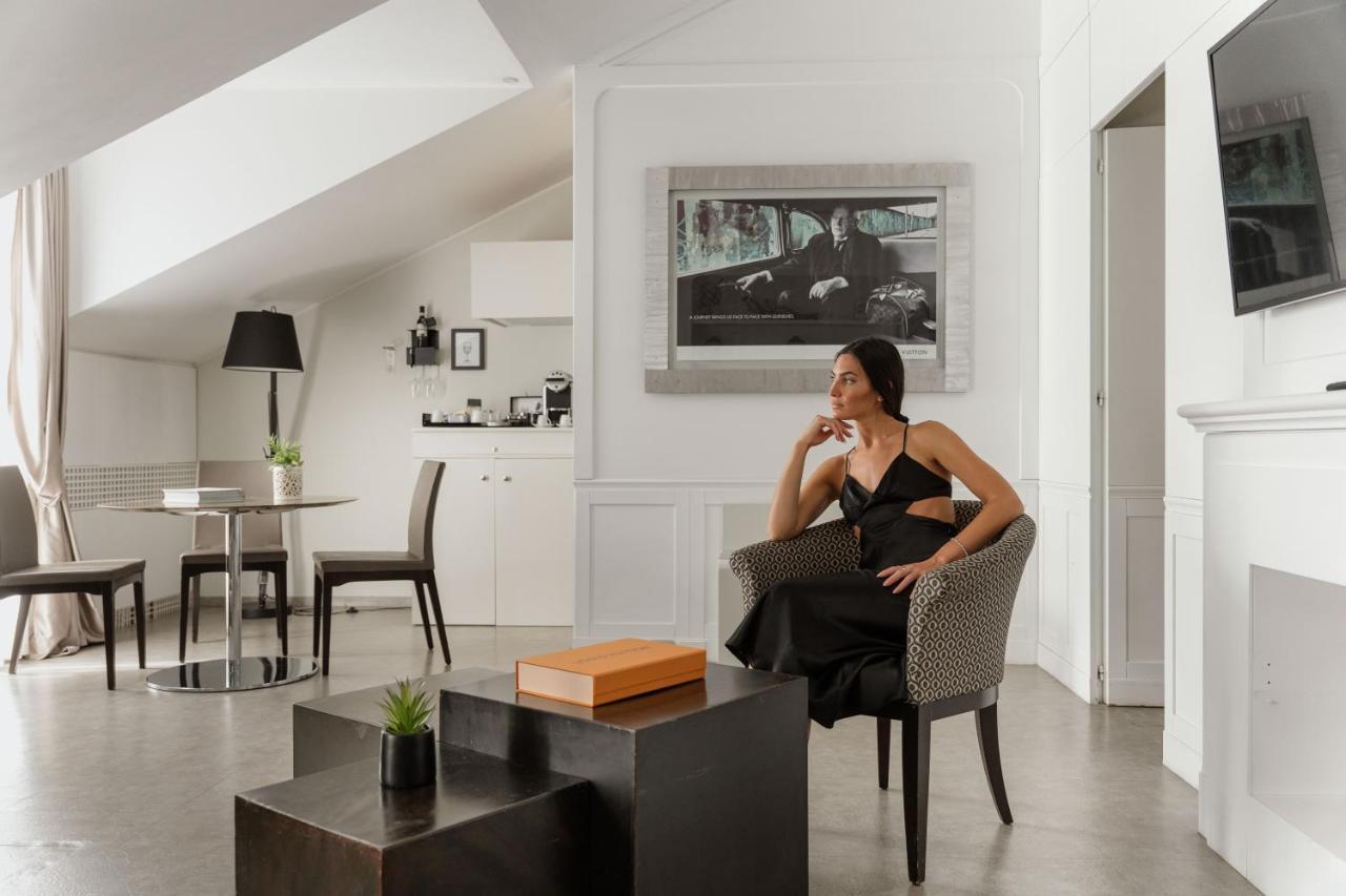 Montenapoleone Suites Milan Bagian luar foto