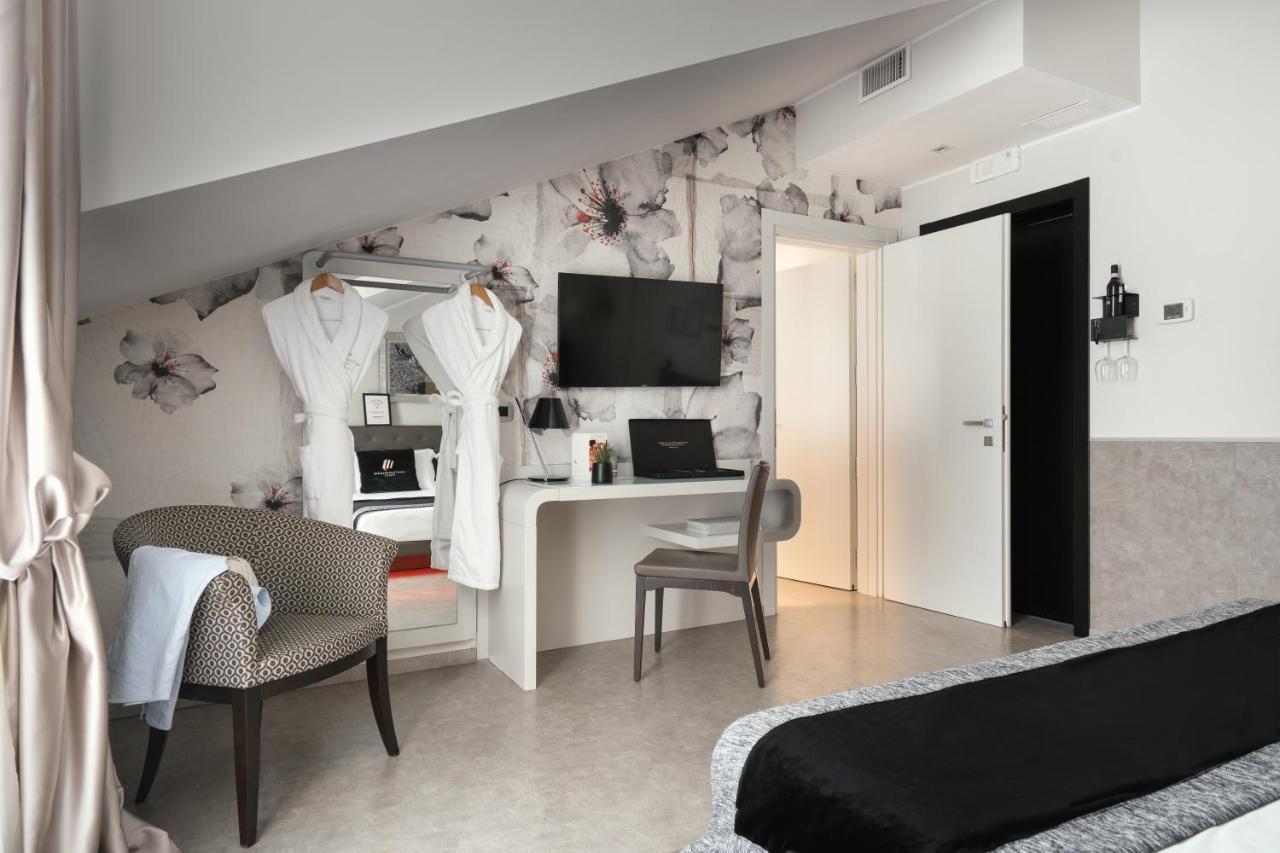 Montenapoleone Suites Milan Bagian luar foto