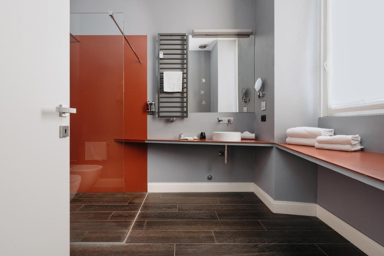 Montenapoleone Suites Milan Bagian luar foto
