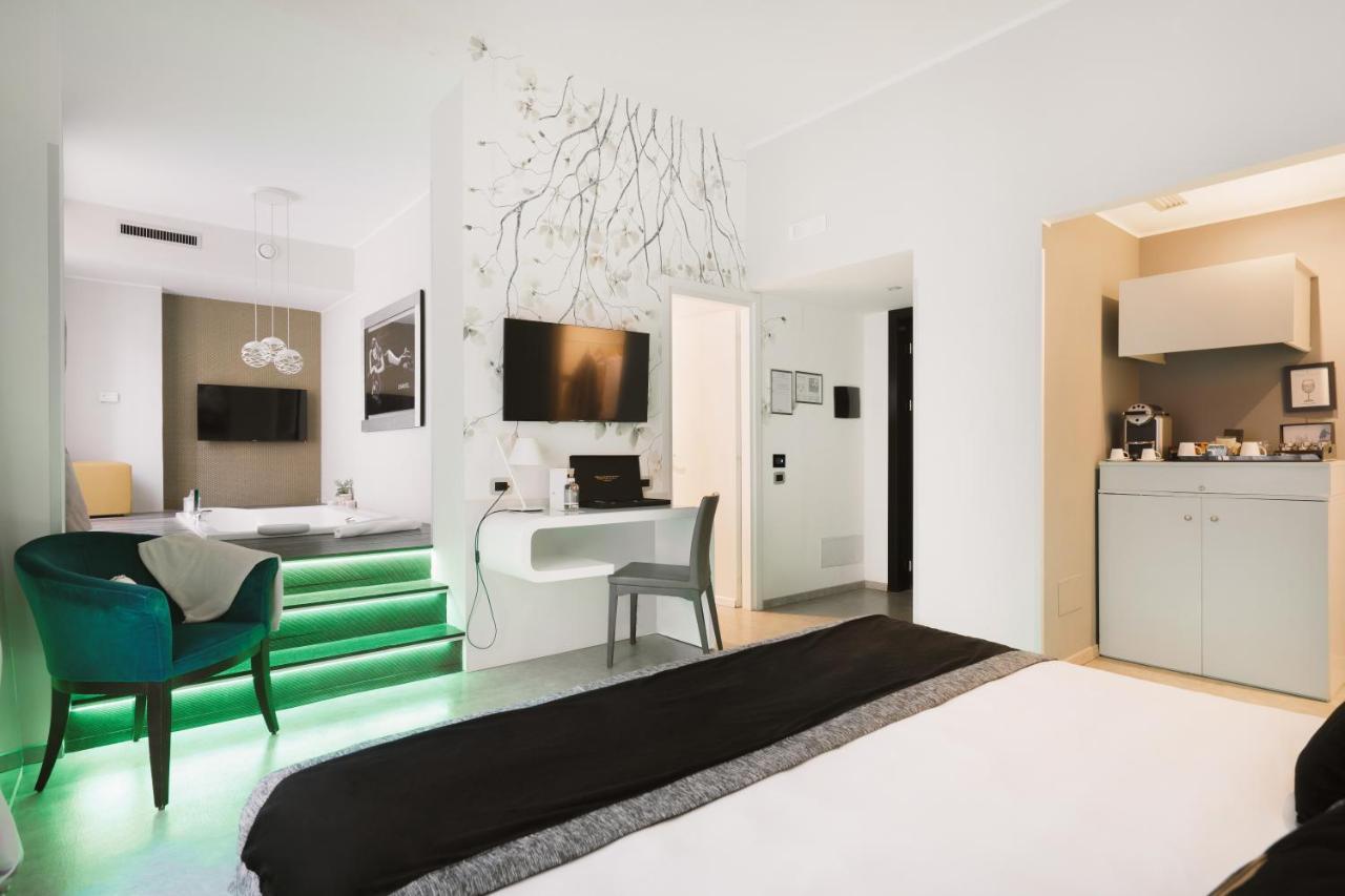 Montenapoleone Suites Milan Bagian luar foto