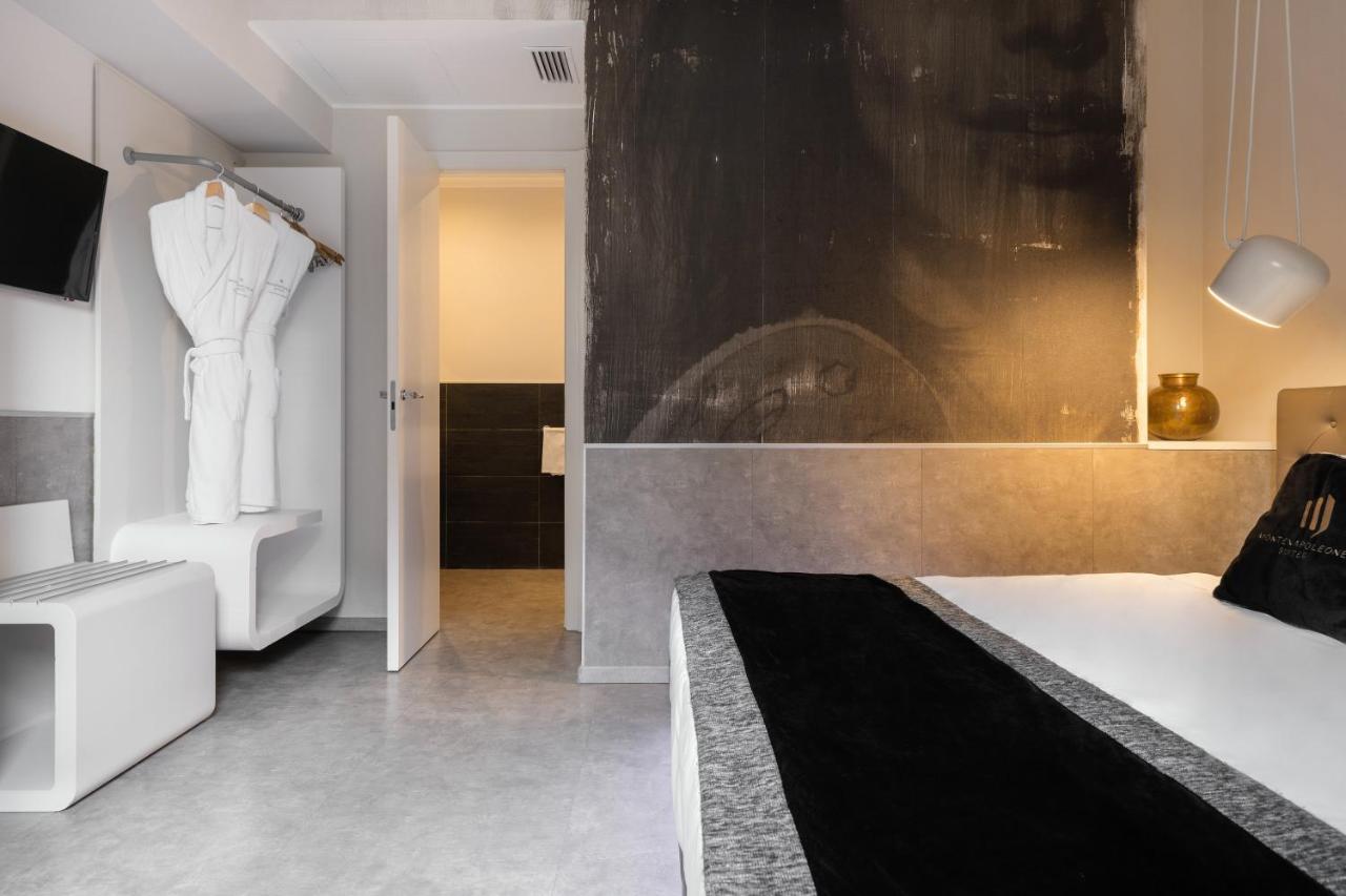Montenapoleone Suites Milan Bagian luar foto