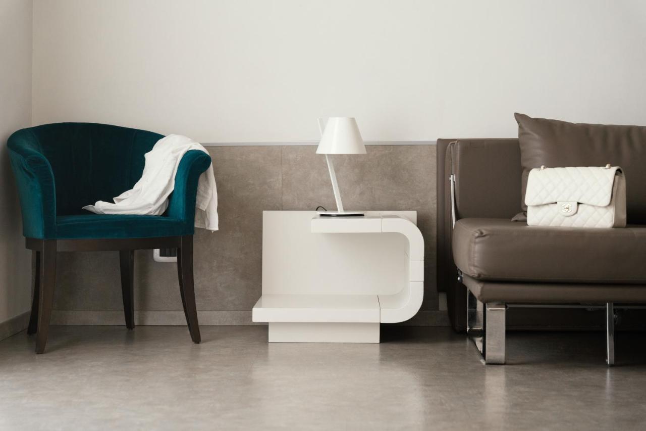 Montenapoleone Suites Milan Bagian luar foto