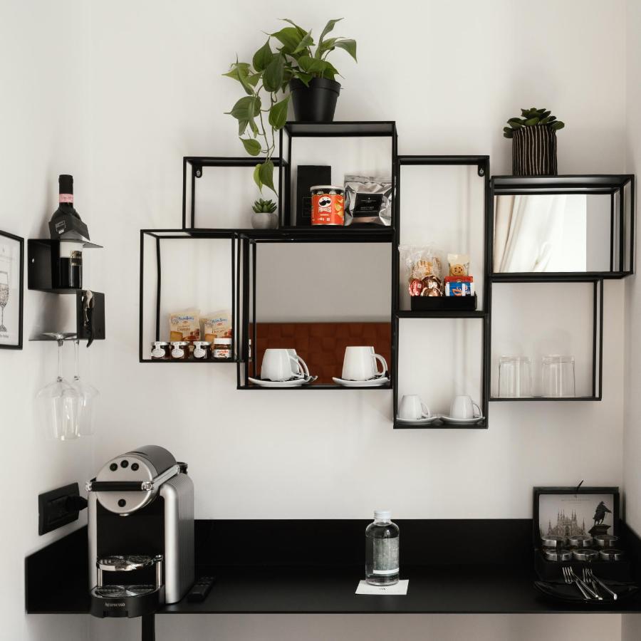 Montenapoleone Suites Milan Bagian luar foto